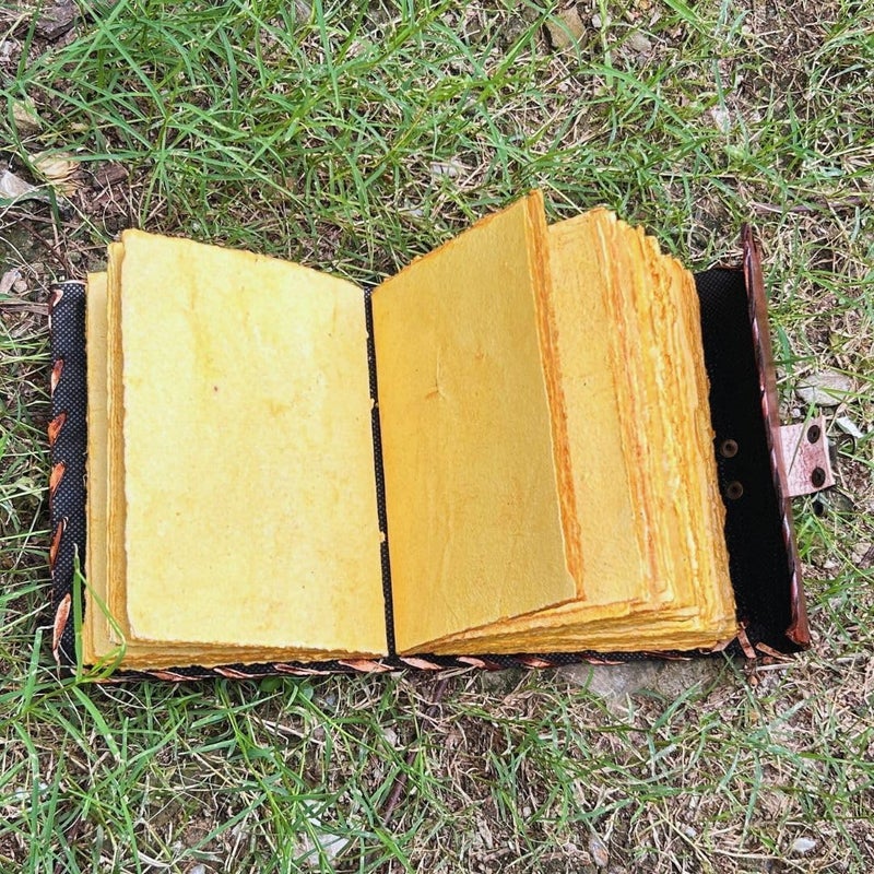 PRASTARA Hocus Pocus Leather Journal Halloween Decorations Blank Spell Book of Shadows with Lock Clasp Decor Prop Vintage Bound Notebook Witchcraft Wiccan Grimoire Magic Eye Sketchbook Drawing And Witch Decoartions Perfect for Spooky Gifts And Spooky Decor 5X7 INCH (HOCUS POCUS) - Image 4